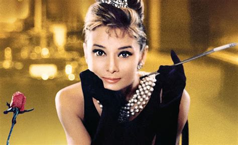 Breakfast at Tiffany’s – Elegantin naisen mystiikka ja katukuvan romanssi!