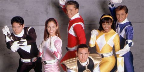  Mighty Morphin Power Rangers – Nuoret sankarit ja epäsovinnaiset haarniskat!